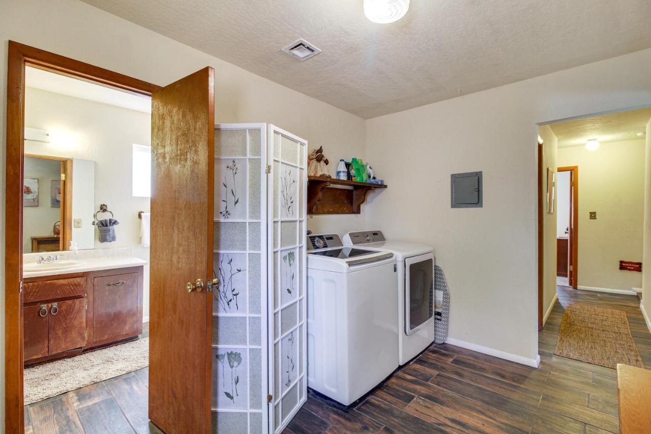 Laptop-Friendly Lakeside Cottage Stay With Gas Grill Pinetop-Lakeside Bagian luar foto